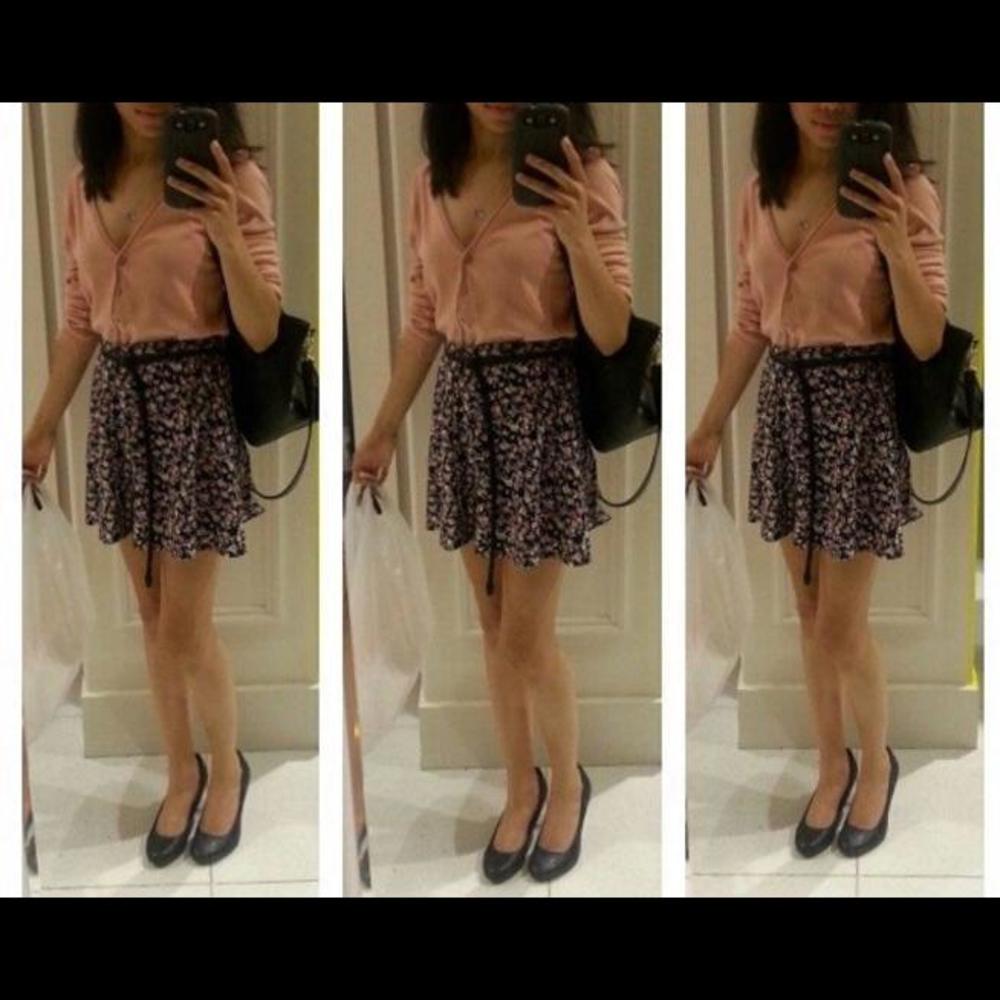 H&M Divided Floral Skirt Size 2